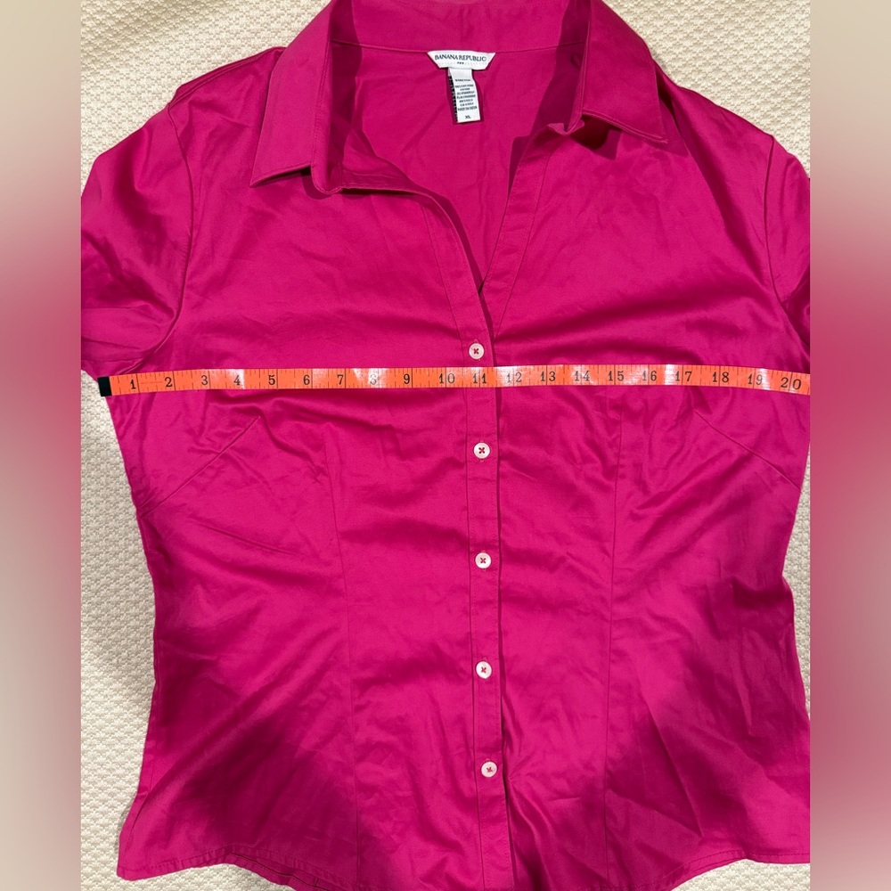 EUC-Banana Republic Fuchsia Button-Down Shirt - Picture 7 of 10